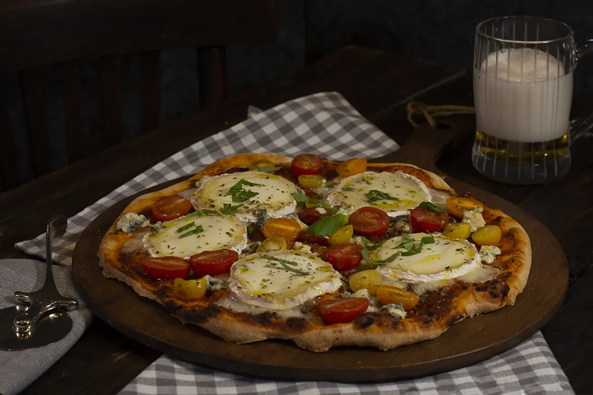 Pizza con rulo de cabra: una deliciosa combinación de sabores - Cuántas calorías tiene el queso de rulo de cabra pizza con rulo de cabra - Cuántas calorías tiene el queso de rulo de cabra