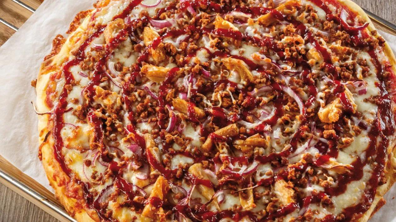ingredientes pizza barbacoa - Cuántas calorías tiene un trozo de pizza barbacoa