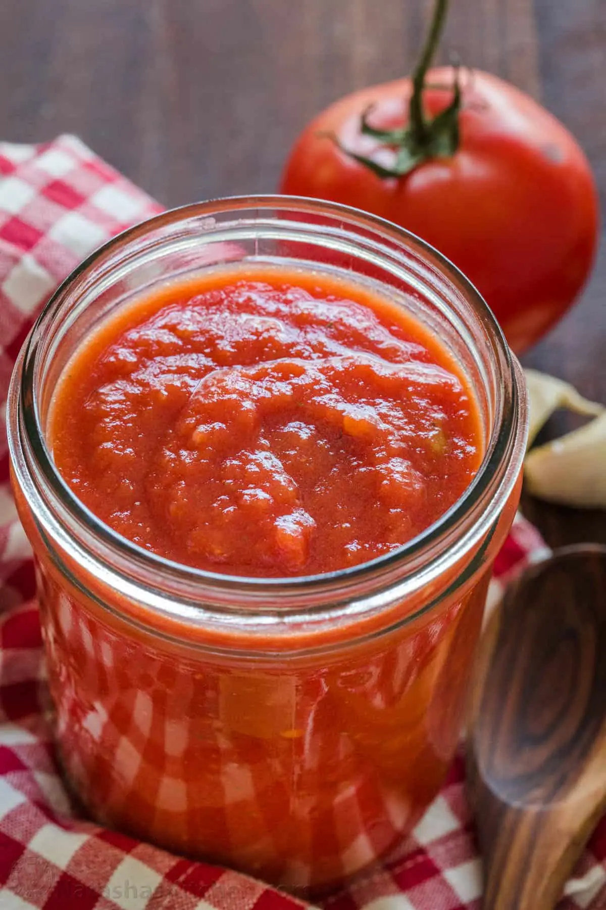 pizza sauce tomato sauce - How does Jamie Oliver make tomato sauce for pizza
